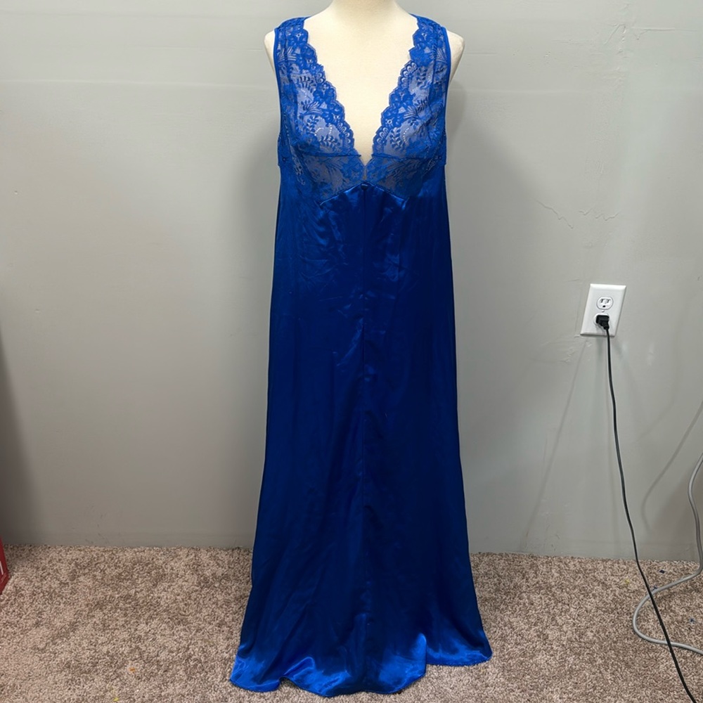 Vintage Mara Intimates long length lingerie women’s sz L, as is